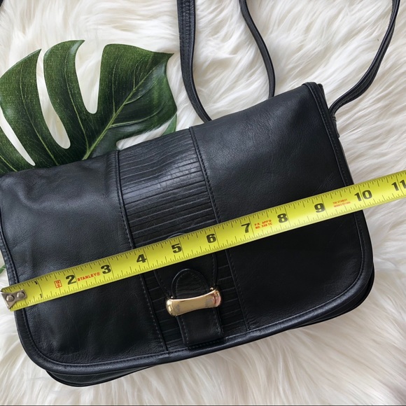 TANO VINTAGE LEATHER SHOULDER BAG IN BLACK - Picture 3 of 8
